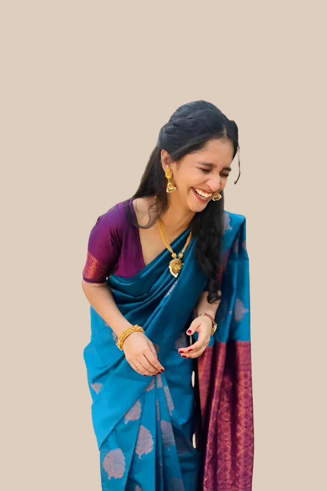 Right profile emphasizing blouse and fabric richness