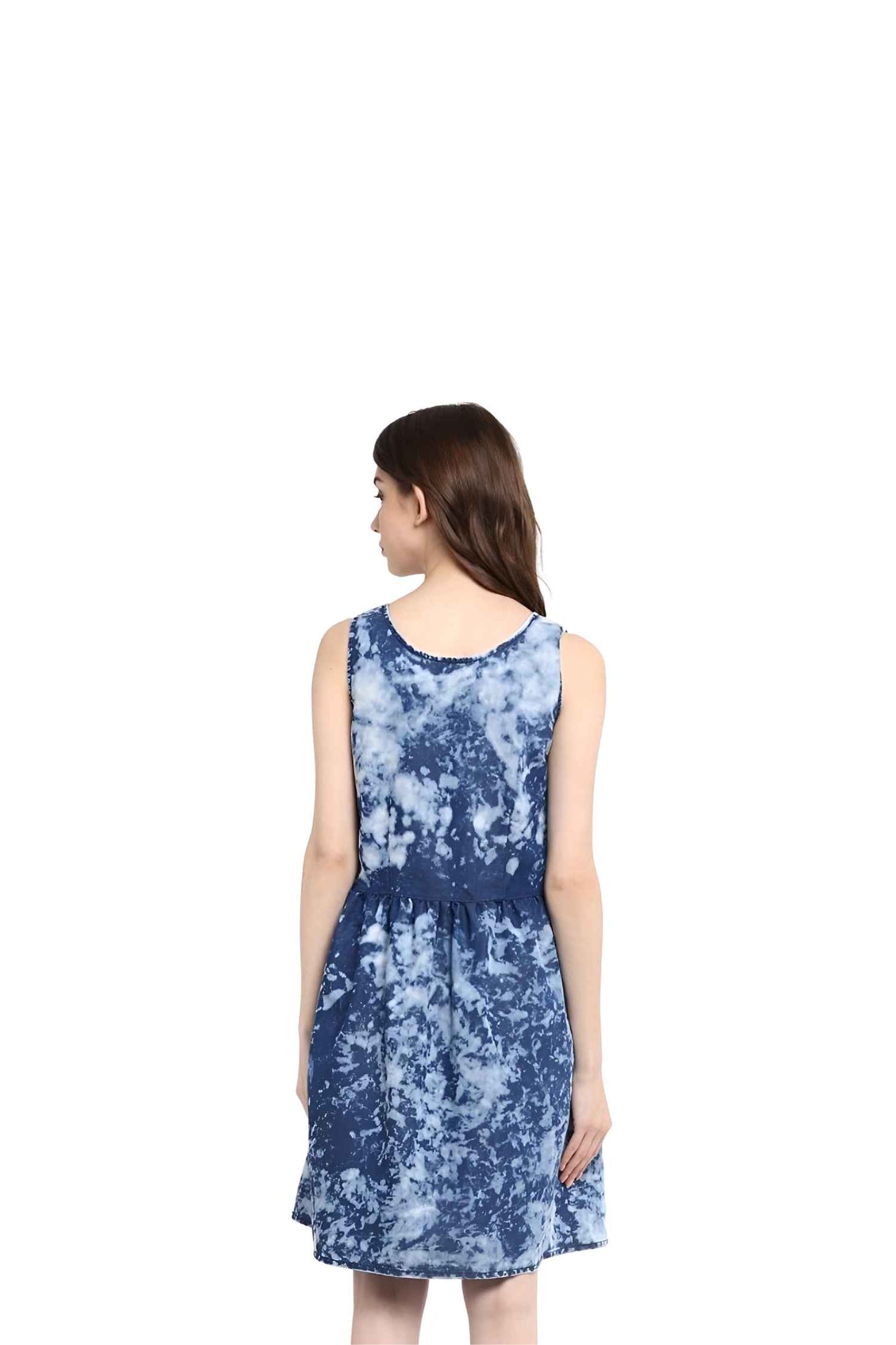 Back view showing dye pattern clearly