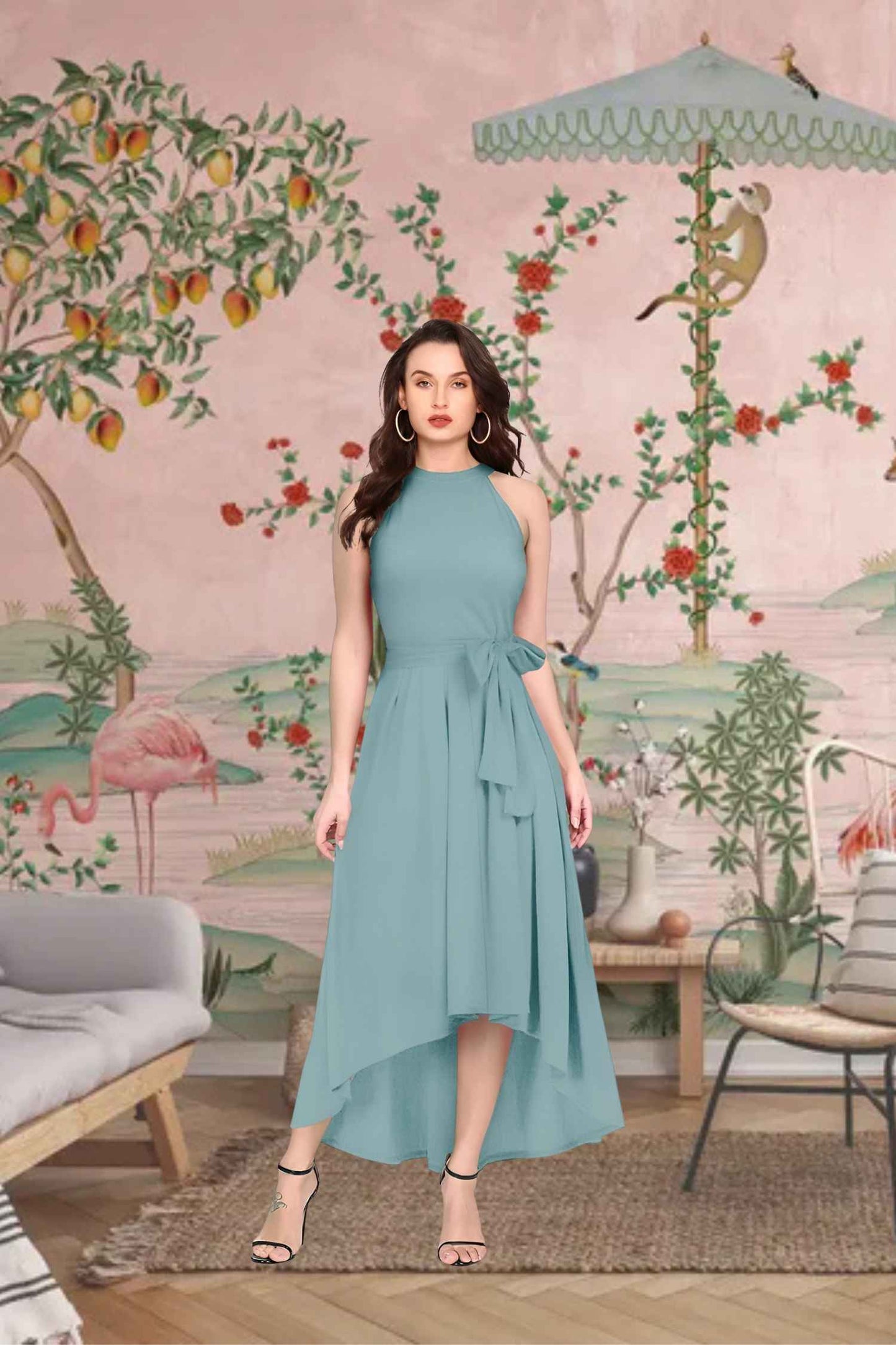 Front view: Halter neck commanding the current