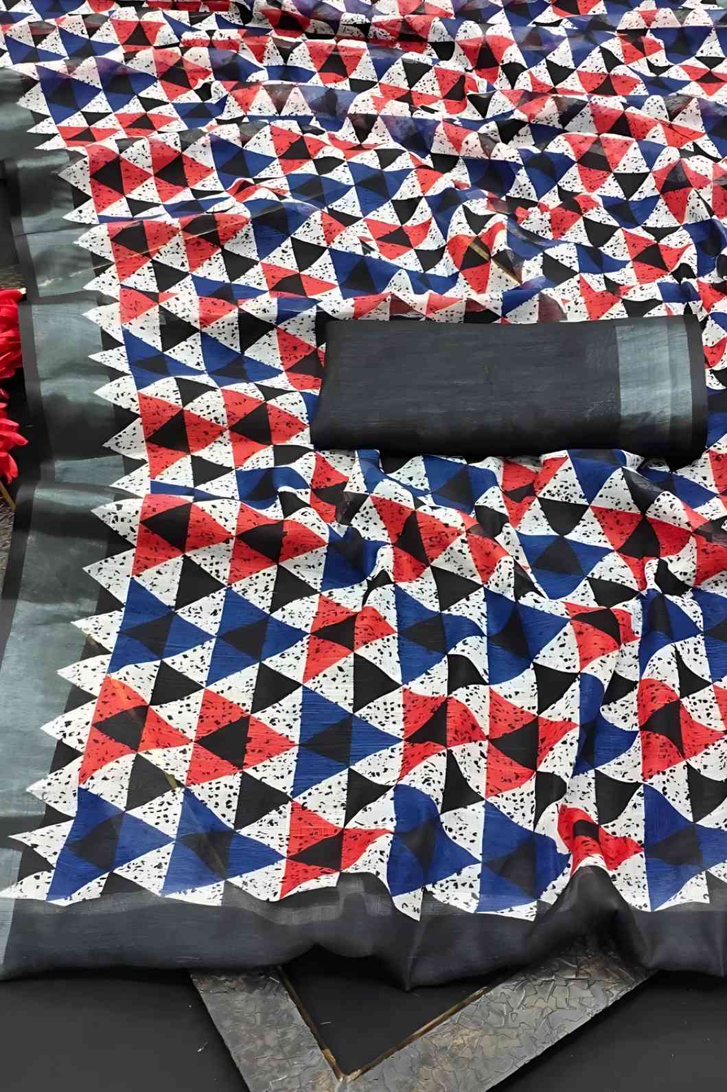 Close-up of pallu revealing intricate multi-hue detailing