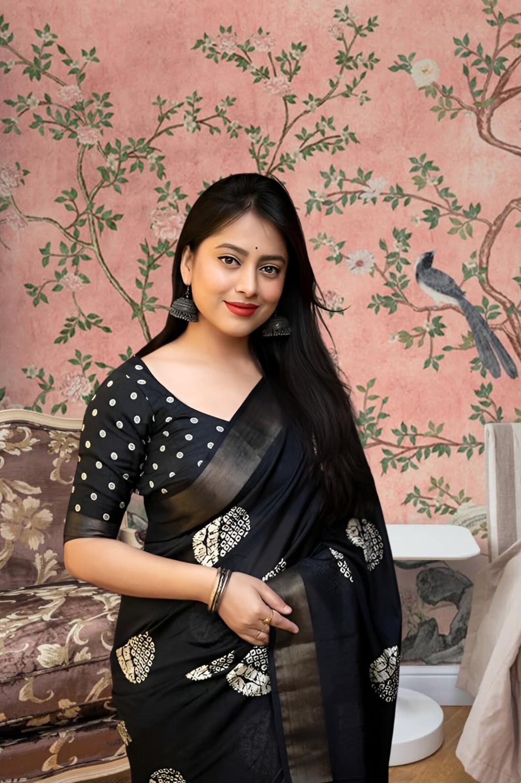 Left profile highlighting border print and sleeve detailing – grand background