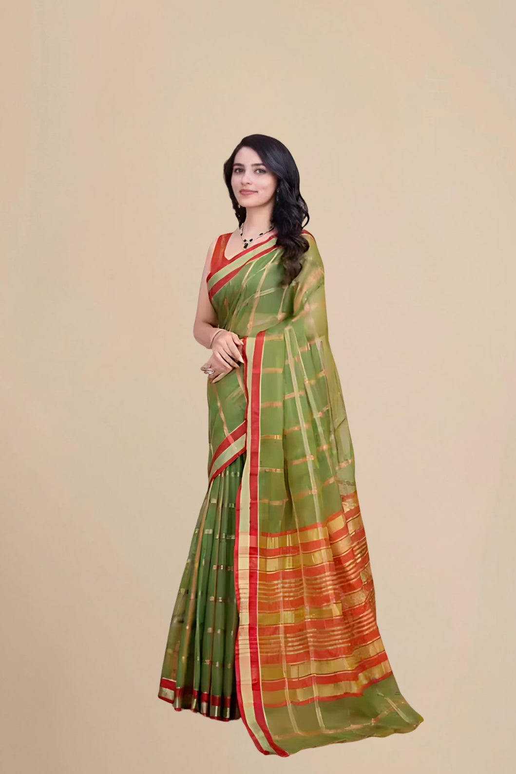 Right angle with focus on pleats and cotton-silk blend