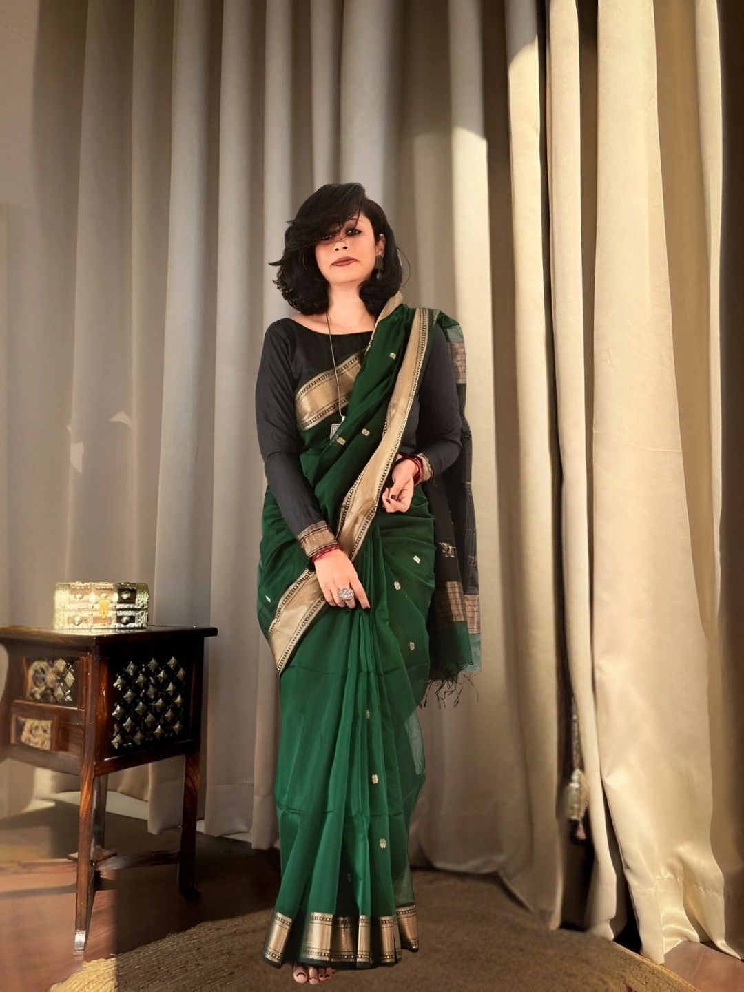 Model standing tall in Noor-E-Zehen within palace setting