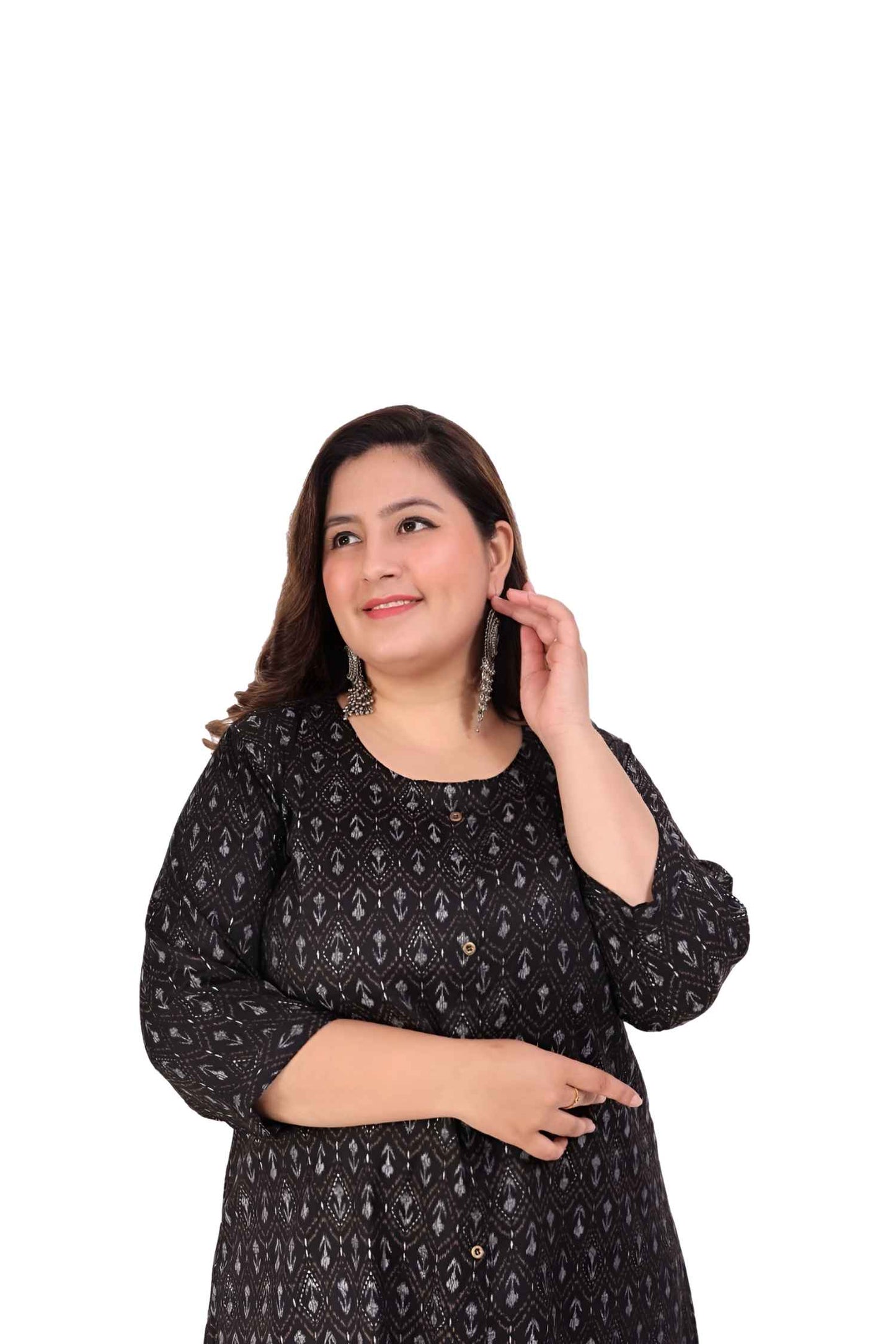 Kurti isolated like a midnight breeze