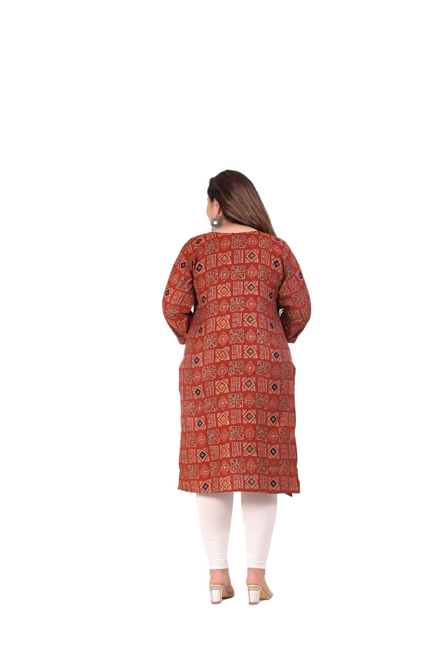 Rear view with a hint of fire-like embroidery 🔥