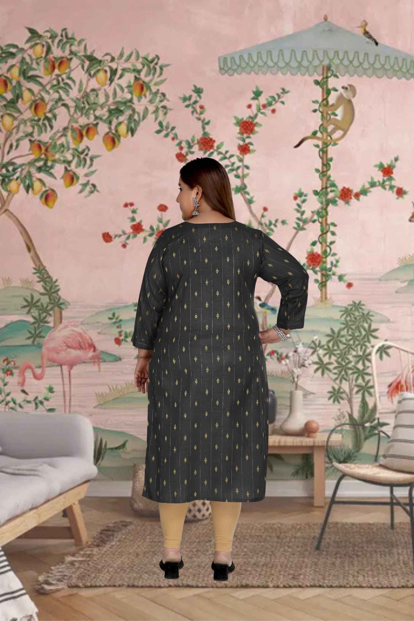 Rear view with gold threads sparkling like ash