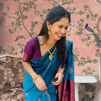 Right angle showing blouse coordination and print