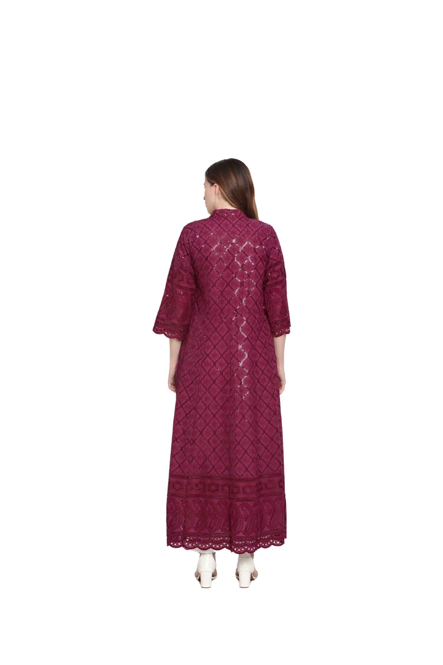 Rear view showing the elegance of the embroidery