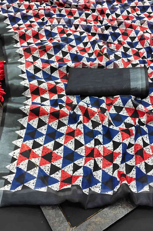  Close-up of pallu revealing intricate multi-hue detailing