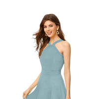  Transparent side profile of sleeveless pista dress