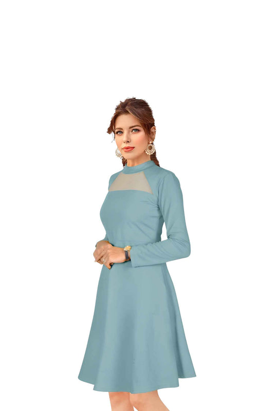 Cutout side view of pista body-hugging dress