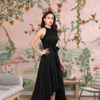 Front view: Halter neck framing the void