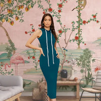 Model in morpich sleeveless dress with lace collar – regal front view