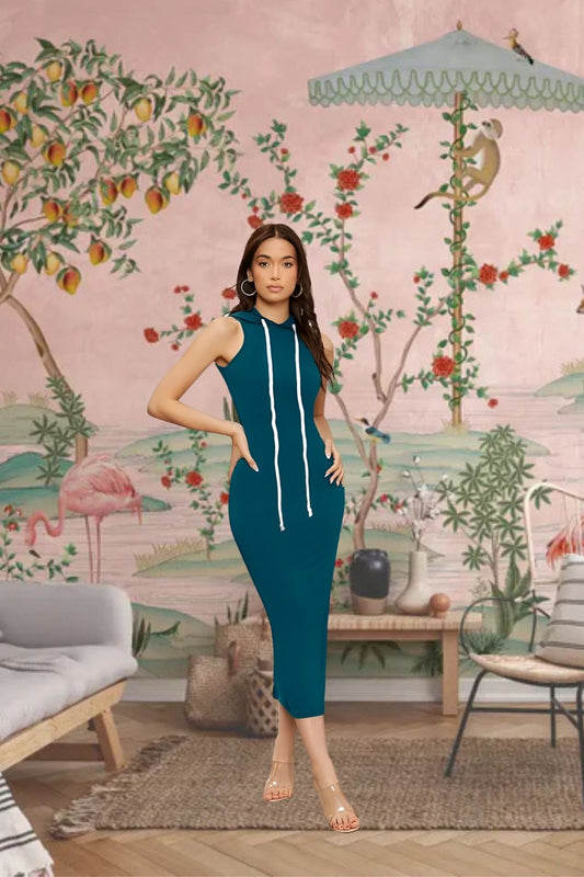 Model in morpich sleeveless dress with lace collar – regal front view