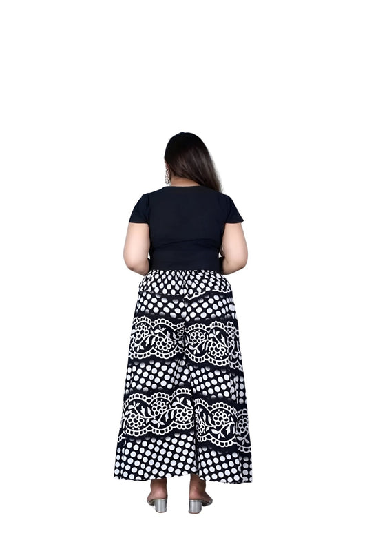  Back angle of elastic waistband and smooth drape