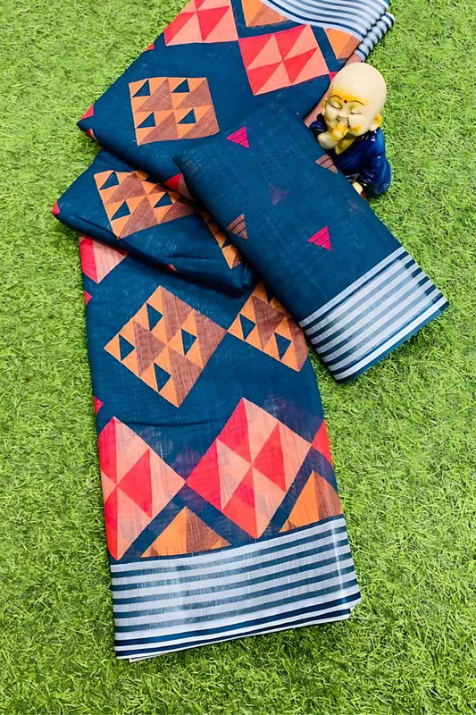 Sharp zoom on pallu showing print detailing on cotton-linen